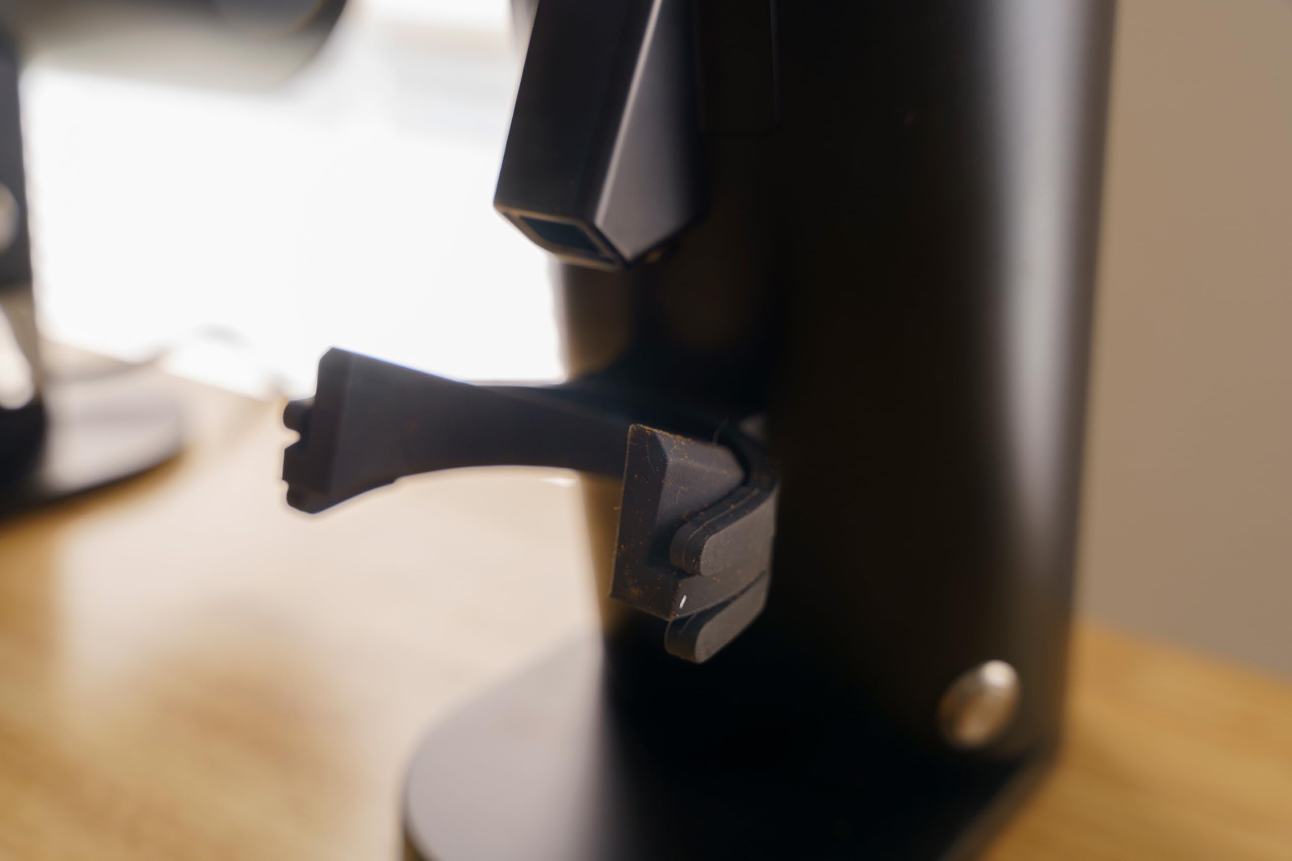 MiiCoffee DF54 stepless chrome dial enables precise espresso grind settings.