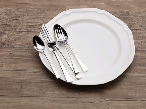 Mikasa Lucia dinner knife sleek profile enhancing table setting and rust resistance