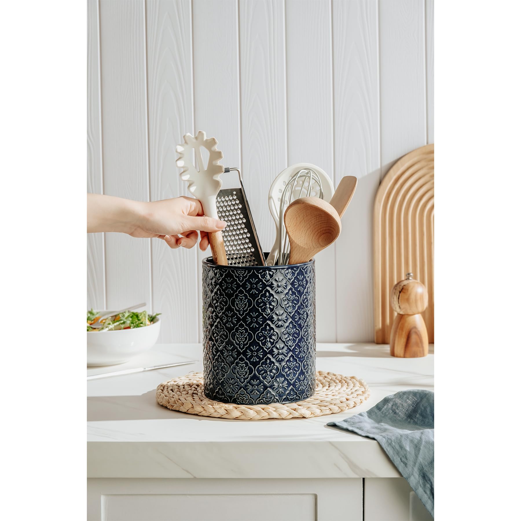 MIKIGEY dishwasher-safe ceramic utensil holder is easy to clean