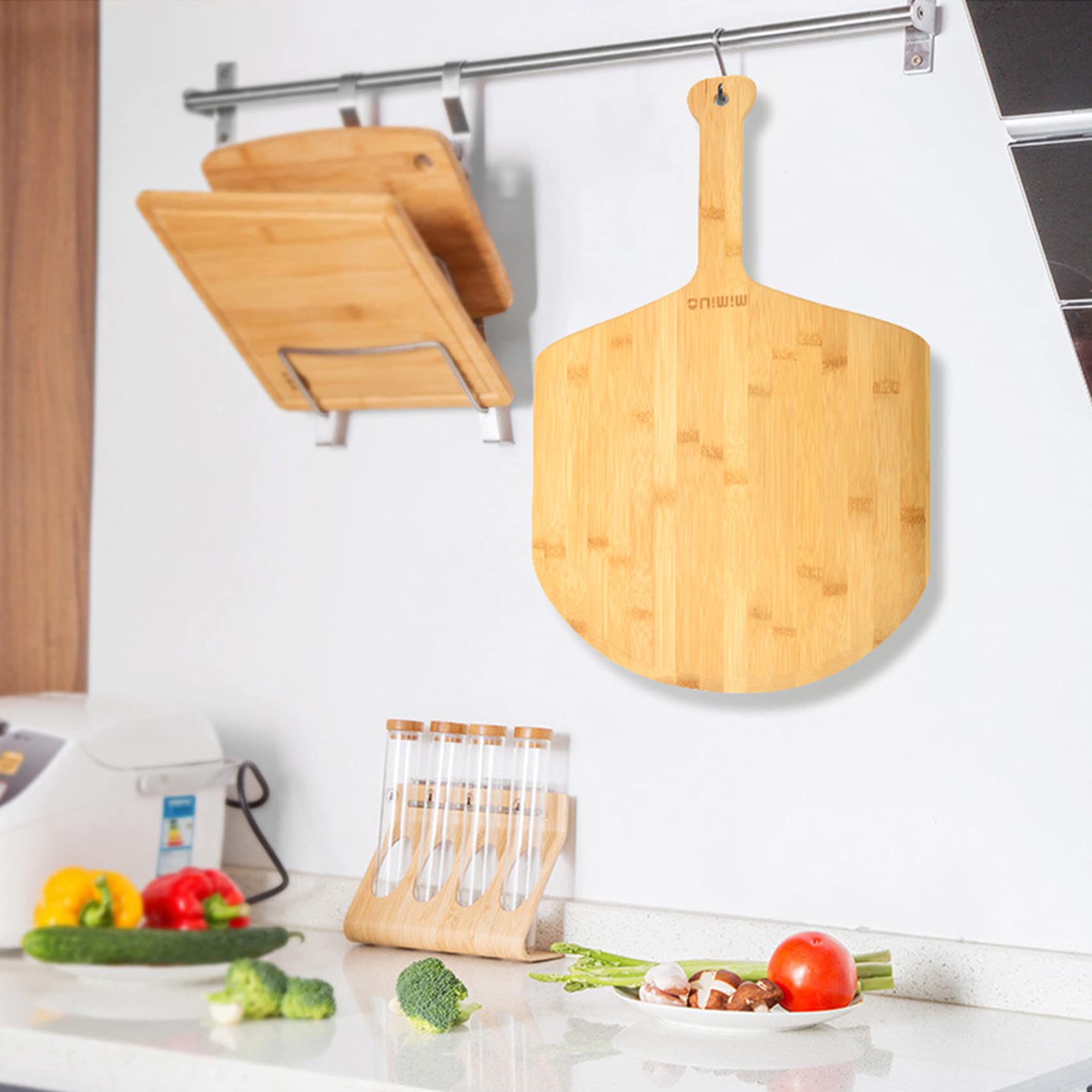 Mimiuo bamboo pizza peel is a thoughtful gift for baking families.