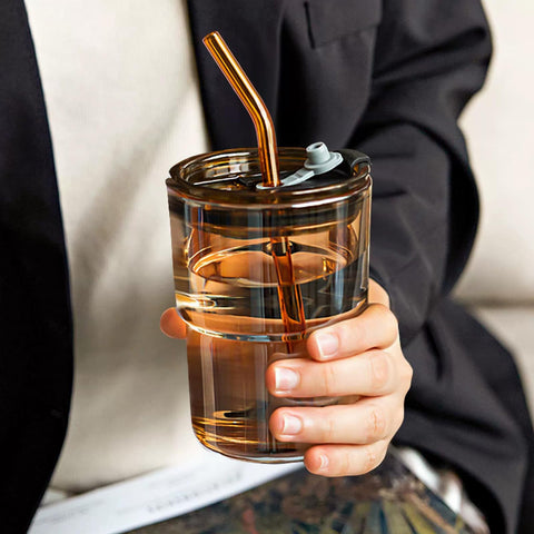 MINGHYZYA amber to-go cup with lid supports mess-free commuting.