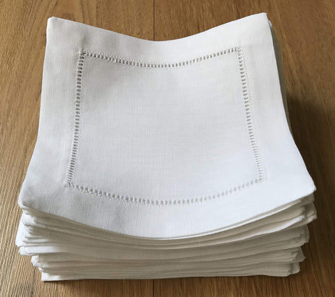 Minhcraft linen napkins for crisp mitered-corner look.
