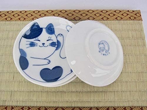 MINO WARE cat-design dish collection enhances table aesthetics and gifting.