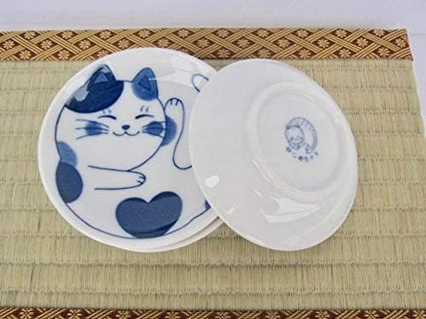 MINO WARE cat-design dish collection enhances table aesthetics and gifting.
