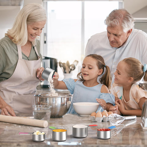 Minteem gift-ready measuring cups set for cooking enthusiasts and organizers.