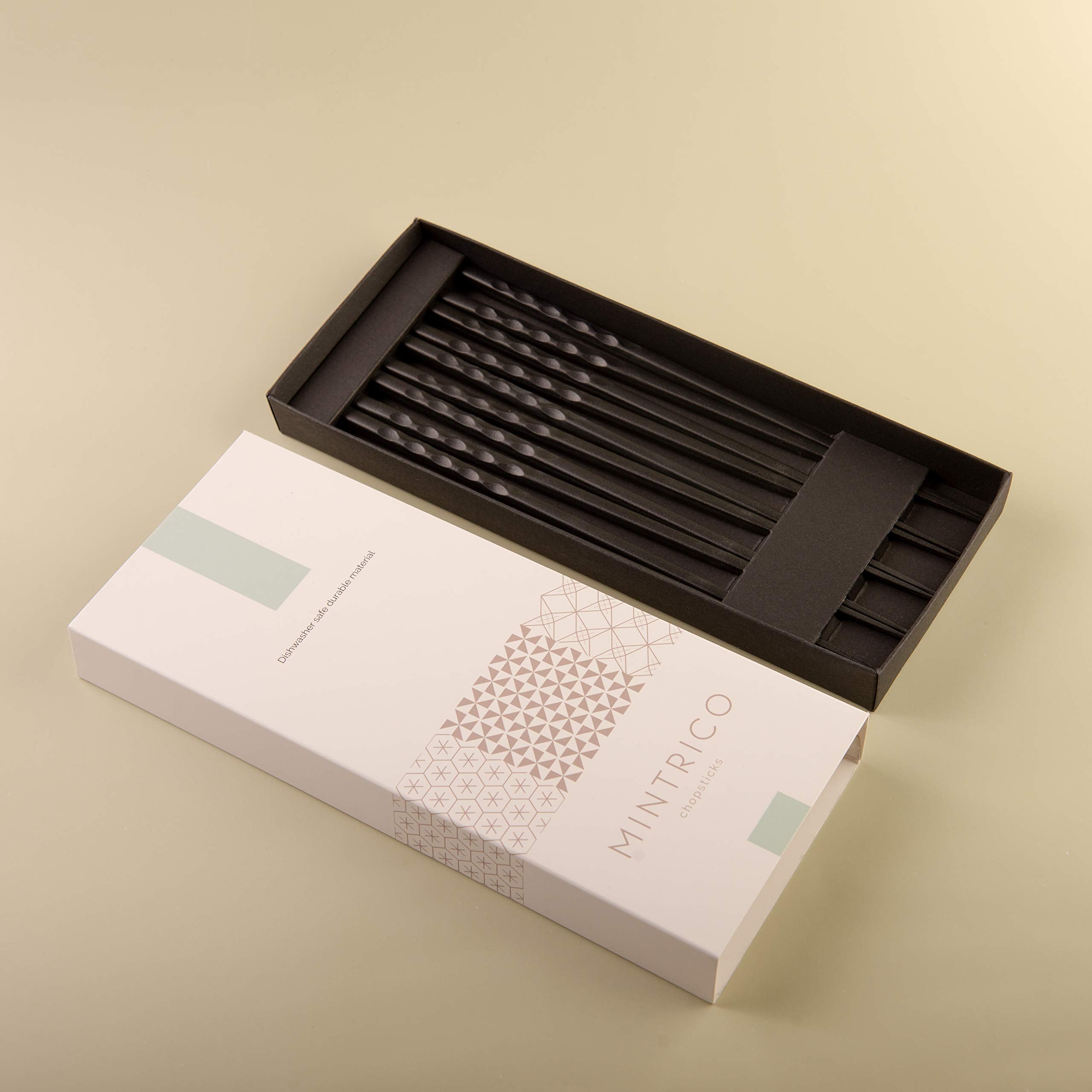 Mintrico luxury chopsticks with sleek design for comfortable daily meals.
