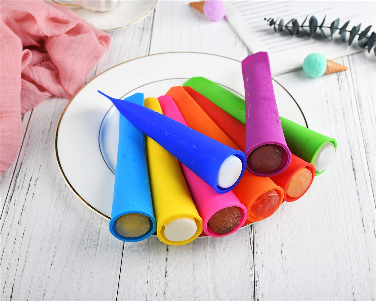 Mirenlife-red silicone ice pop mold, bold color pops for quick, refreshing treats.
