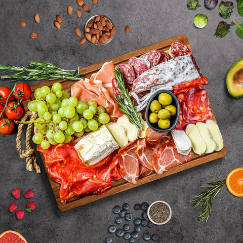 Misawce Acacia Cutting Board resists stains and odors over time