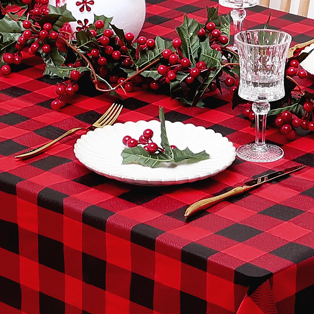 Misaya Christmas table cover; a gift idea for hosts and gatherings