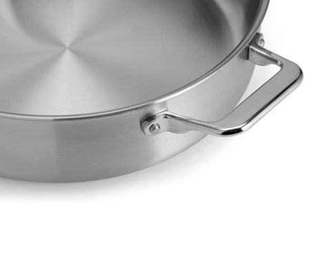 Misen 5-Ply design delivers heat retention for simmering sauces