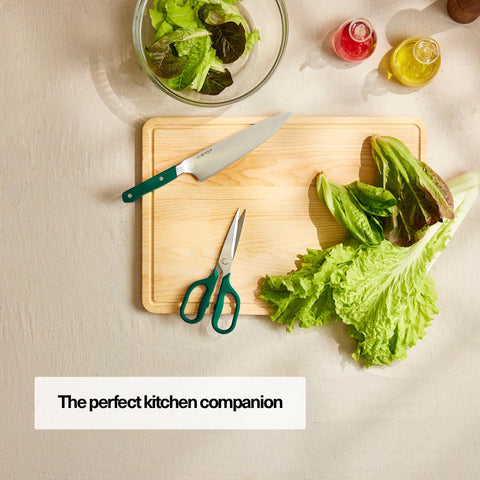Misen heavy-duty kitchen shears detachable blades enable thorough cleaning.