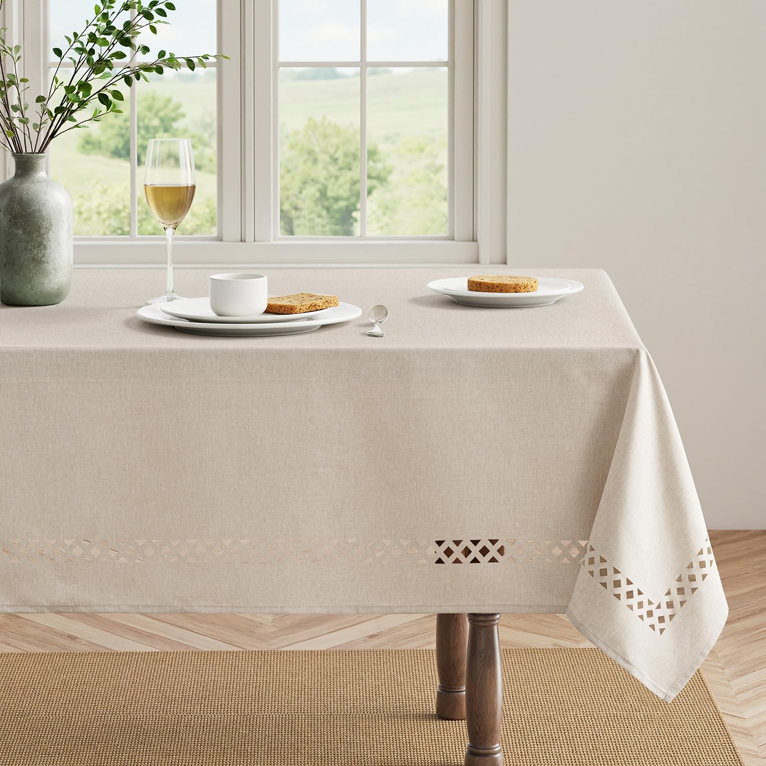 MIULEE versatile tablecloth suits weddings, holidays, restaurants, and outdoor picnics.