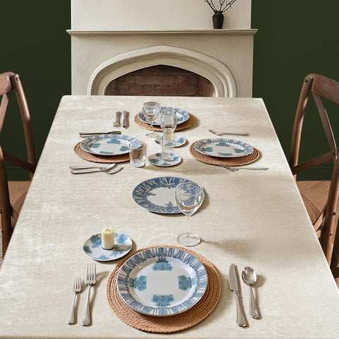 MIULEE velvet tablecloth is machine washable for easy cleanup.
