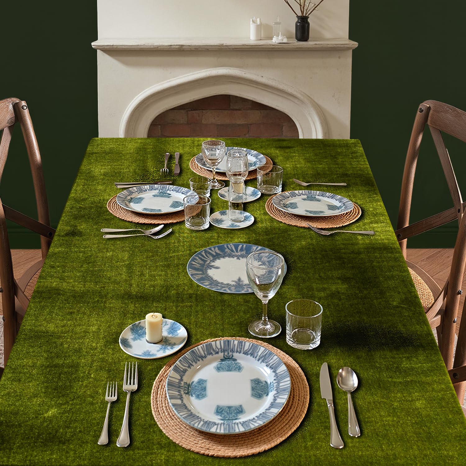 MIULEE velvet tablecloth ideal for weddings and brunches, creating warm ambiance.