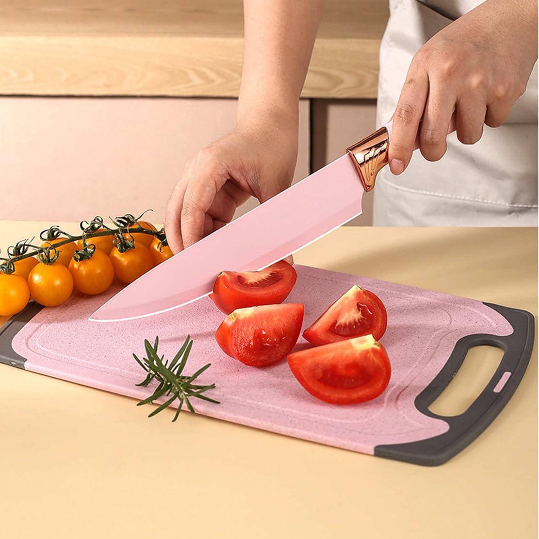 MIUVA stainless steel knives image shows precision blades for clean slicing