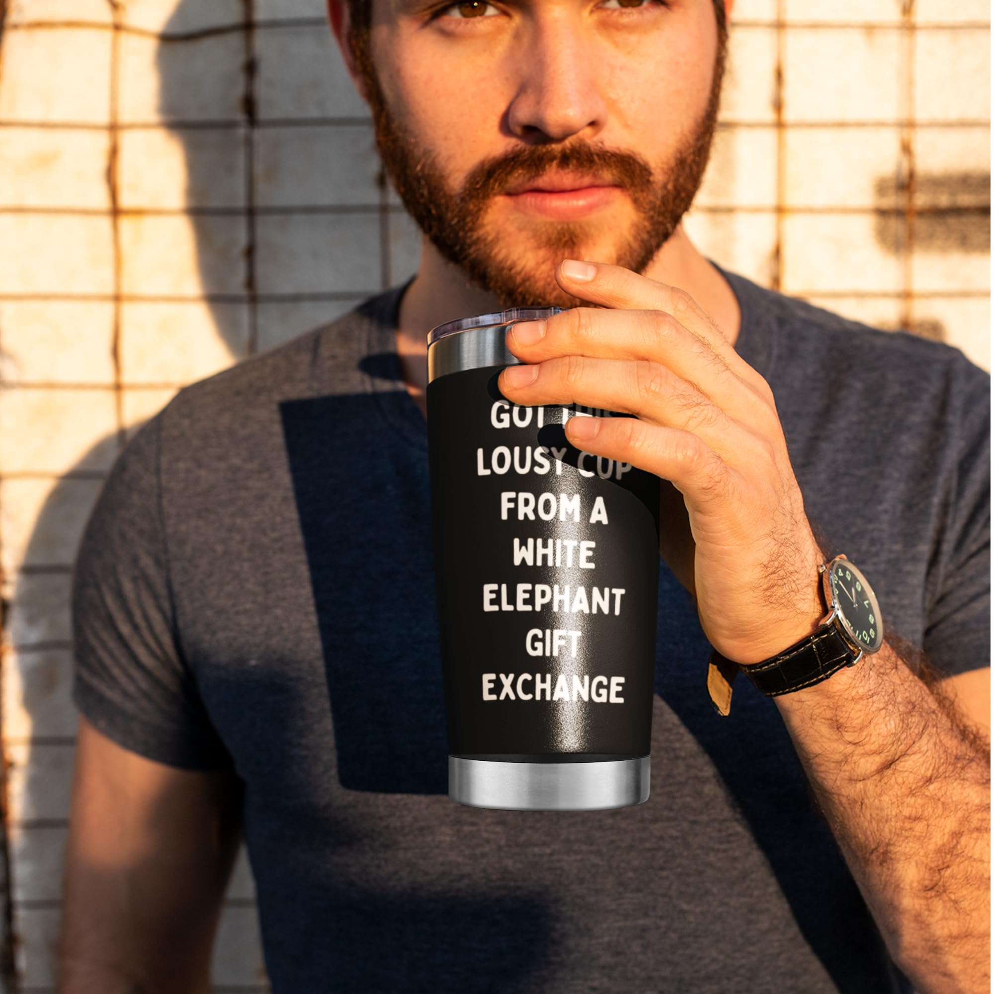 MJZAKEFR portable 20oz tumbler fits in hand and is easy to carry during travel.