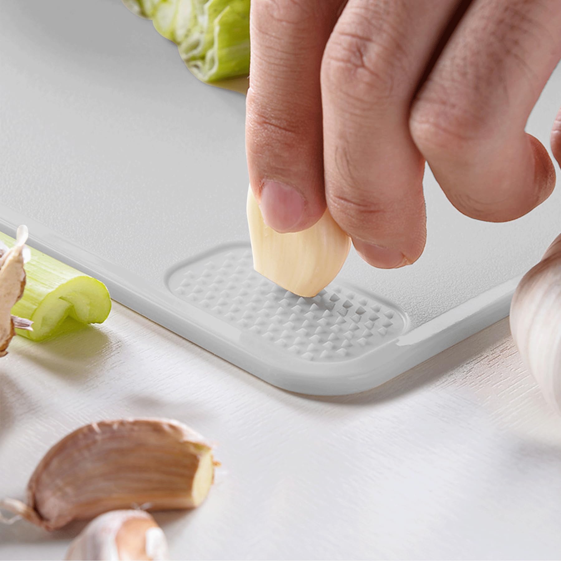 MKOSAB foldable basket integrates with board for quick drainage.