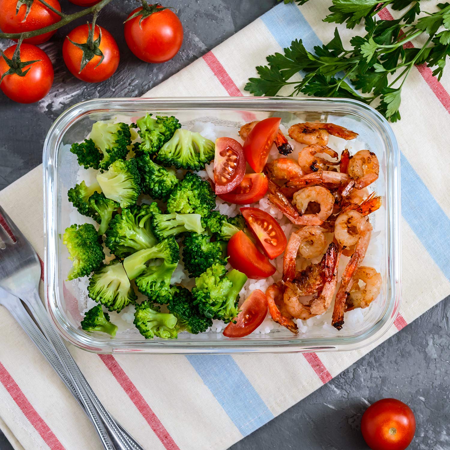 MMCIRCO dishwasher-safe and freezer-safe glass containers for easy cleanup.