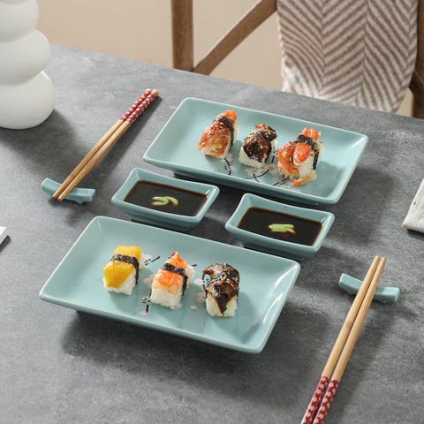 Mocerakai soy sauce bowls included for convenient sharing during meals