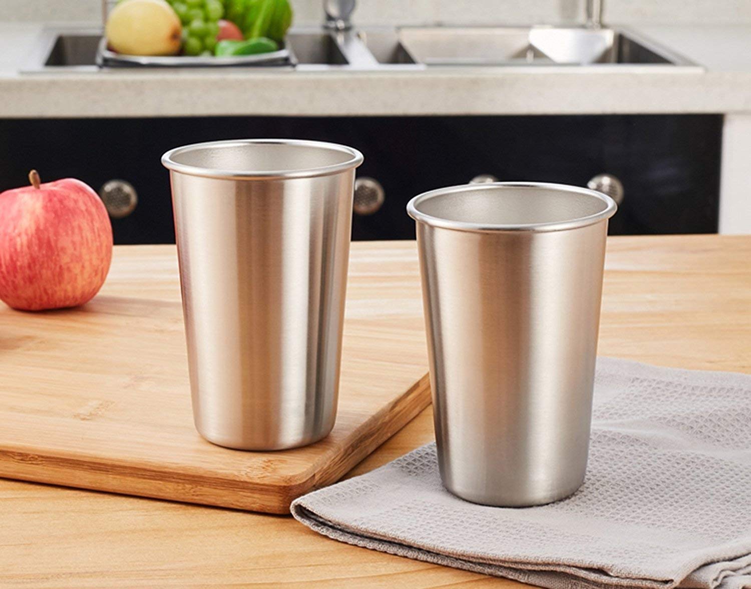 Modern Innovations tumbler held in hand showing comfortable grip