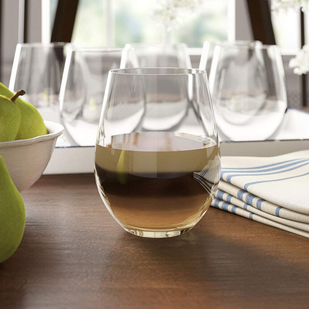 Aeration-friendly Modvera glass for swirling red and white wines at gatherings