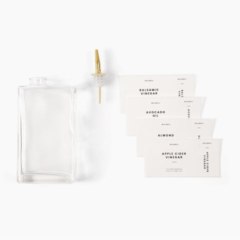 Molimoli smooth-flow spout showcases confident pour experience for sauces and dressings.
