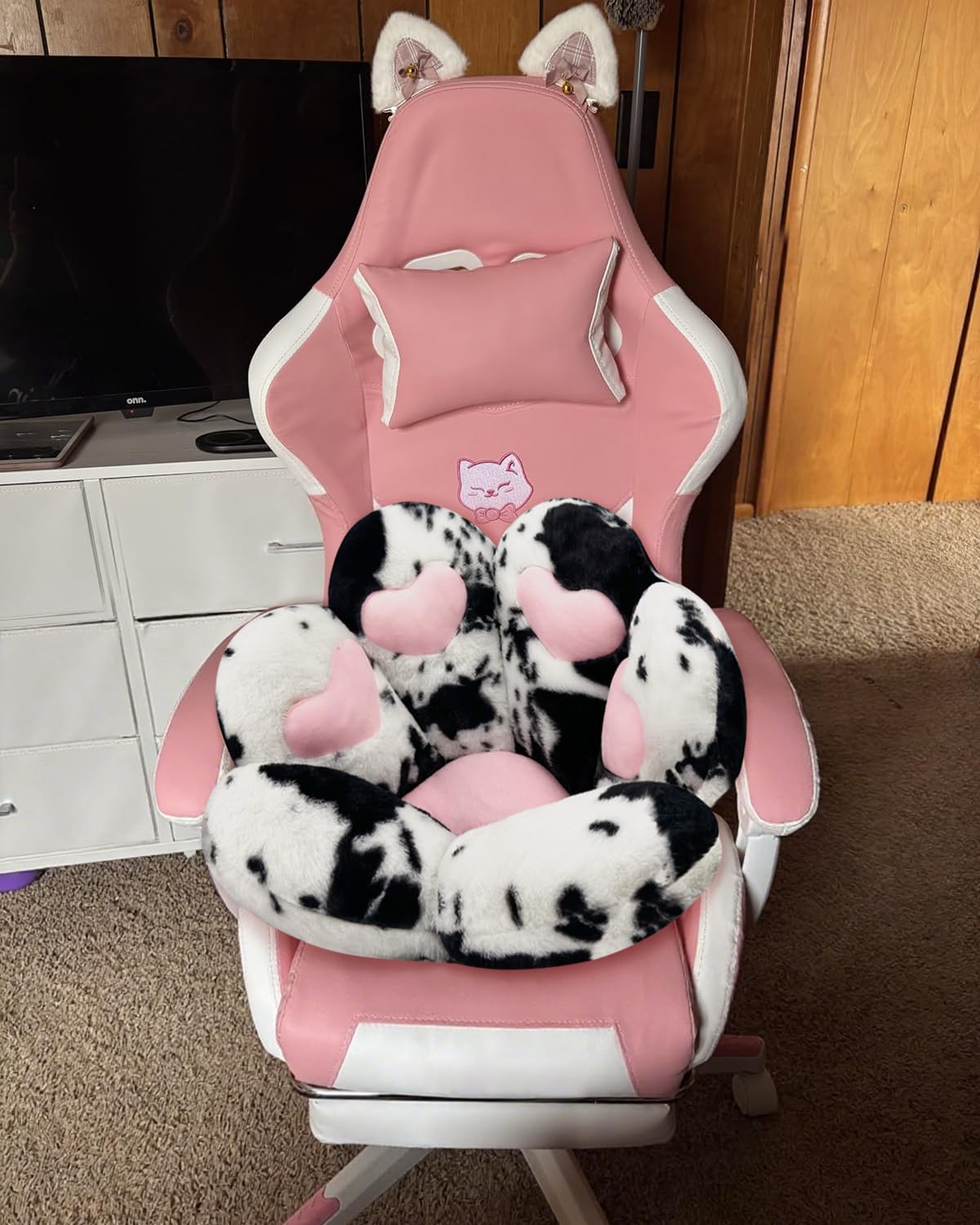 MOONBEEKI Cat Paw Cushion Chair textured, cozy feel enhances relaxation.