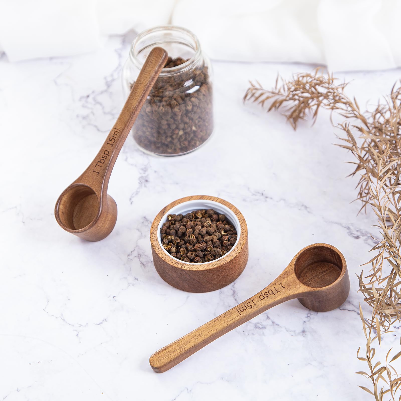 MornHalo coffee scoop made of acacia wood for convenient coffee portions