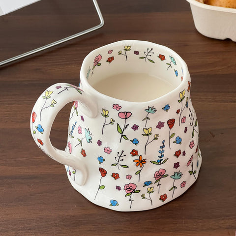 Movlen floral mug presents a thoughtful gift for holidays or special occasions.