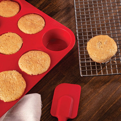 Flexible-release action of Mrs. Anderson's Baking pan helps unmold without sticking.