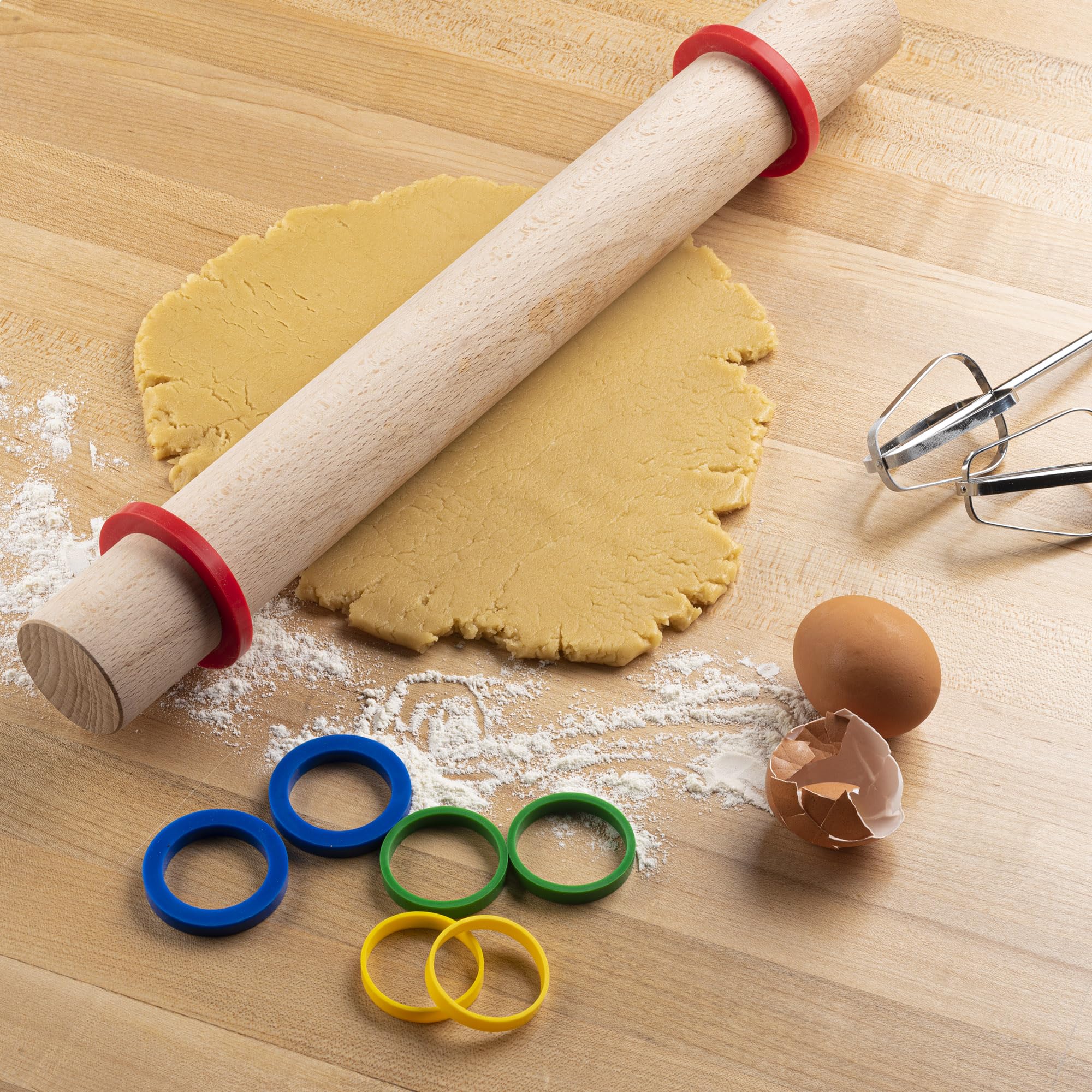3/8-inch ring on a rolling pin shows non-slip silicone grip during dough rolling.