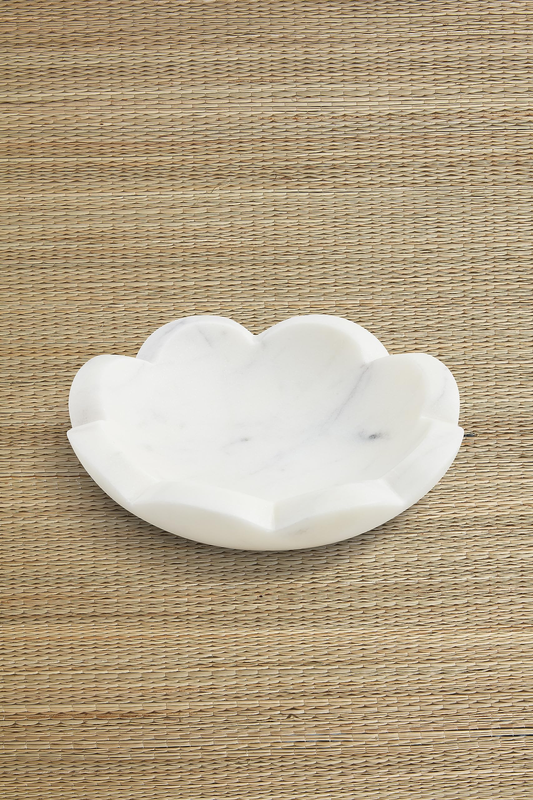 Mud Pie Scallop Marble Dish close-up reveals natural veining for desserts.