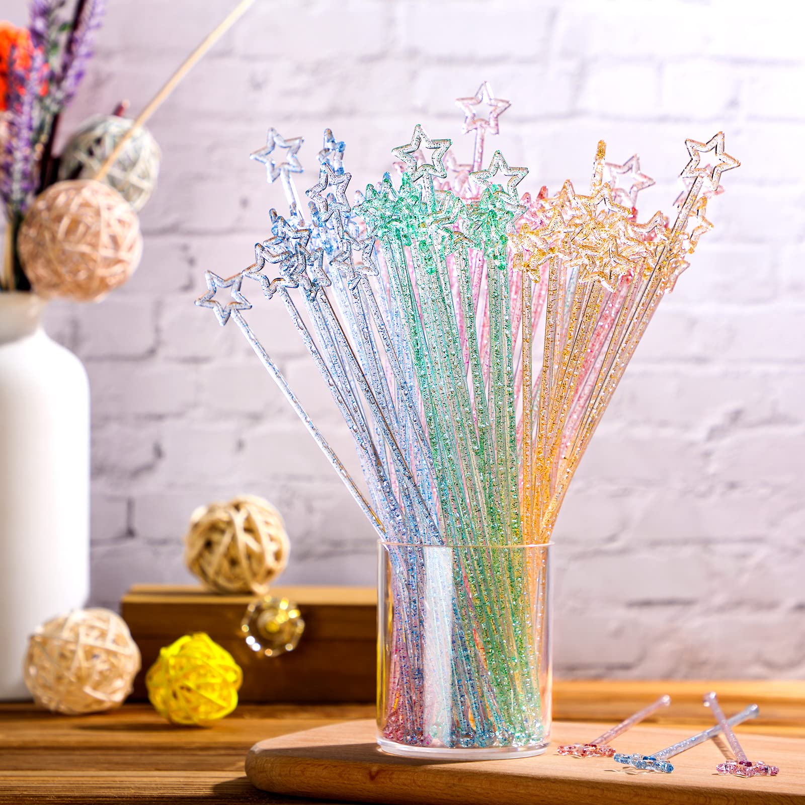 Mudder glittery mixed-color sticks brighten parties and garnishes
