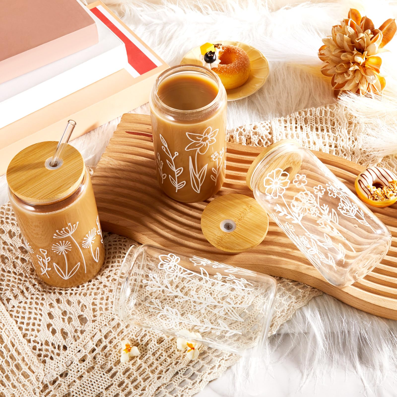 Mumufy crystal-clear glass tumbler showcases drink color