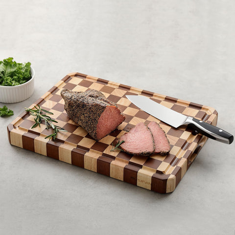 Musifan Acacia cutting board close-up highlights natural grain and texture.
