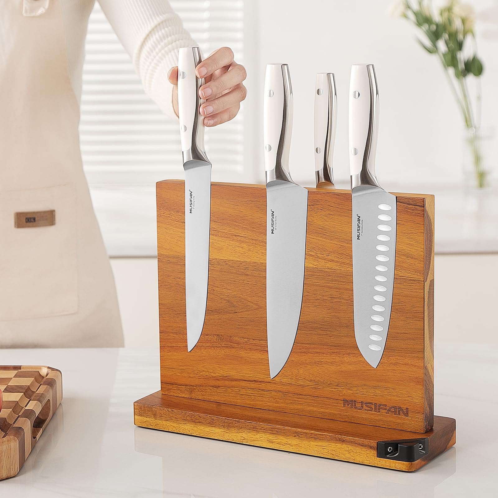 Musifan knife block wood grain detail emphasizing natural texture