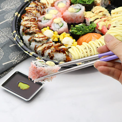 MUYOS chopsticks with grooved tips for precise control during dining.