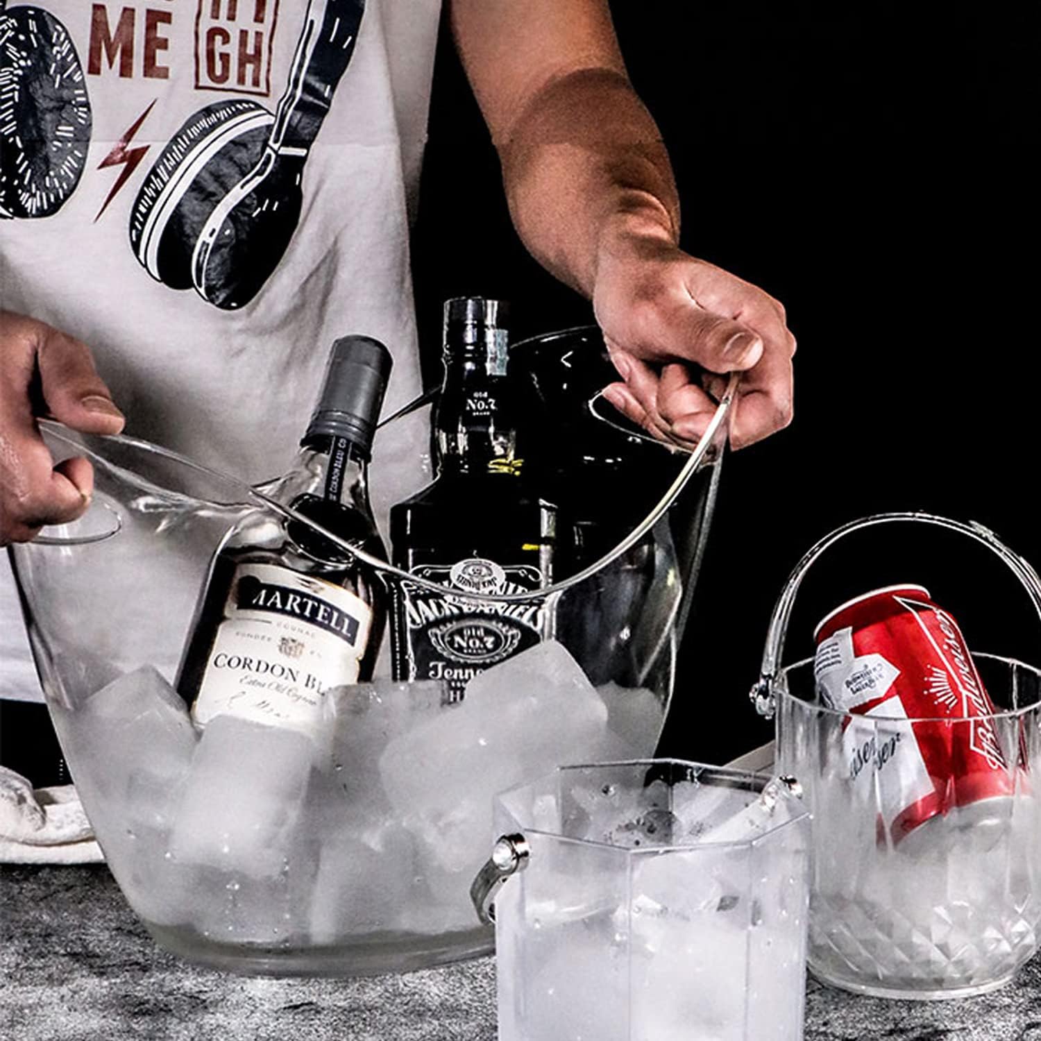 mwellewm ice scoops in use illustrate fast scooping and convenient chilling