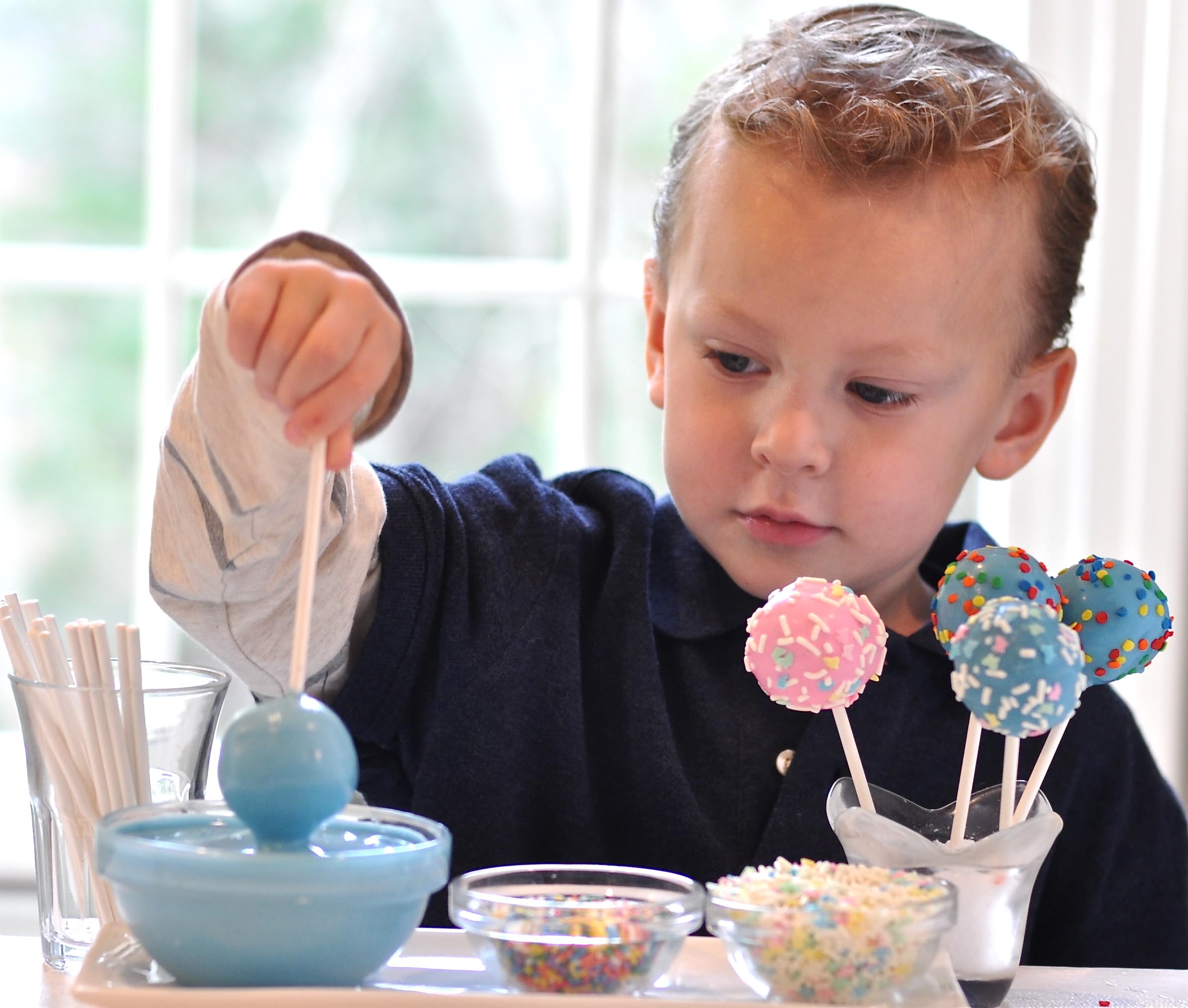 My Little Cakepop Pro is injection-molded ABS plastic for durability.