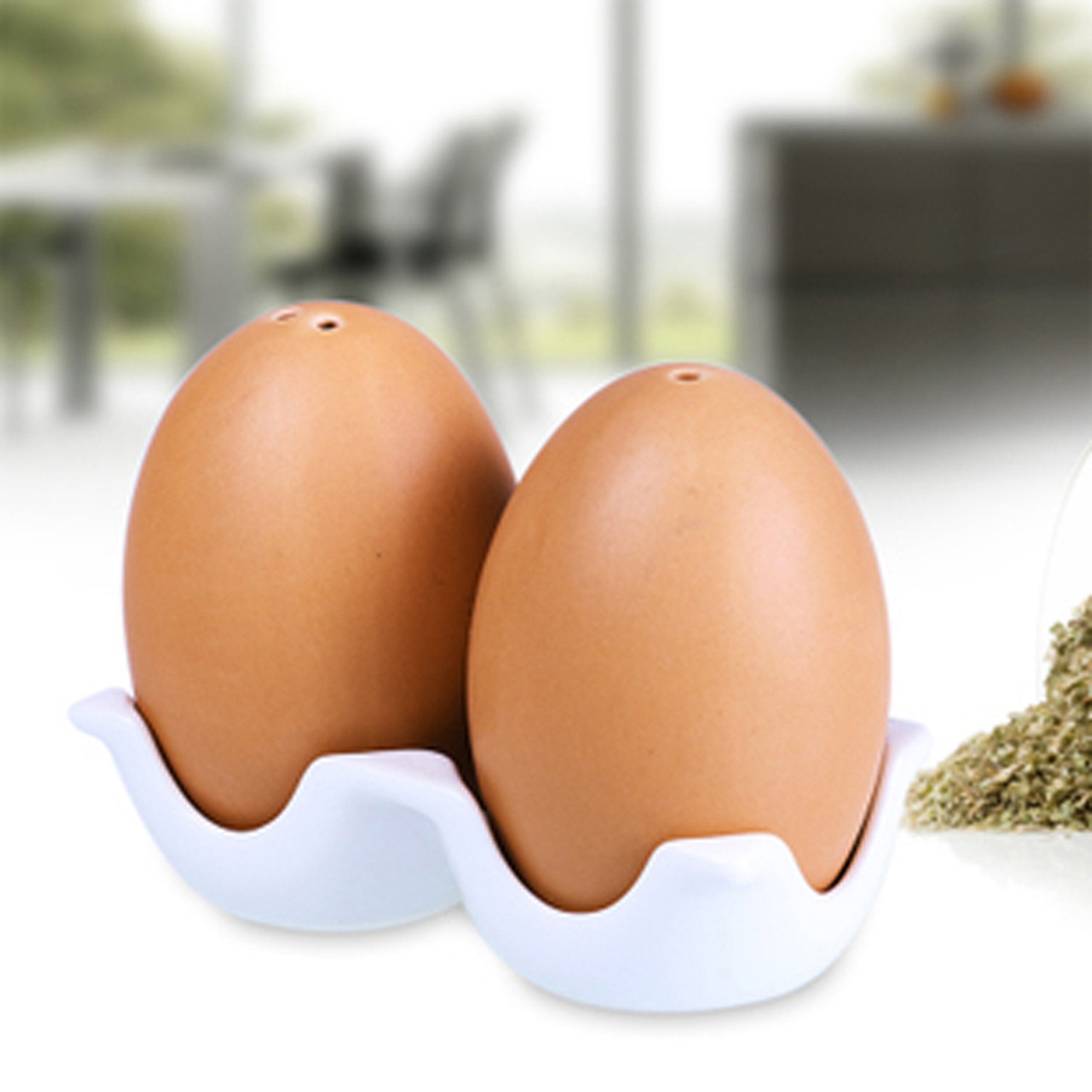 MyGift durable porcelain construction ensures long-lasting mini shakers.