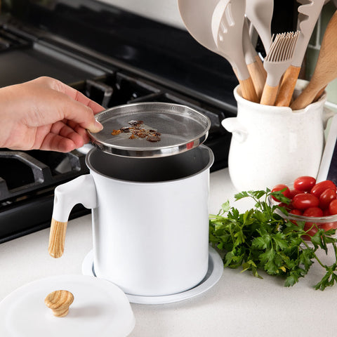 MYMOON HOME bacon grease container strainer removable shows easy filtration of used oil.