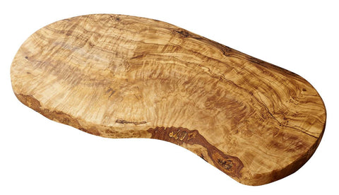 Naturally Med olive wood cutting board, top view, ideal surface for precise chopping.