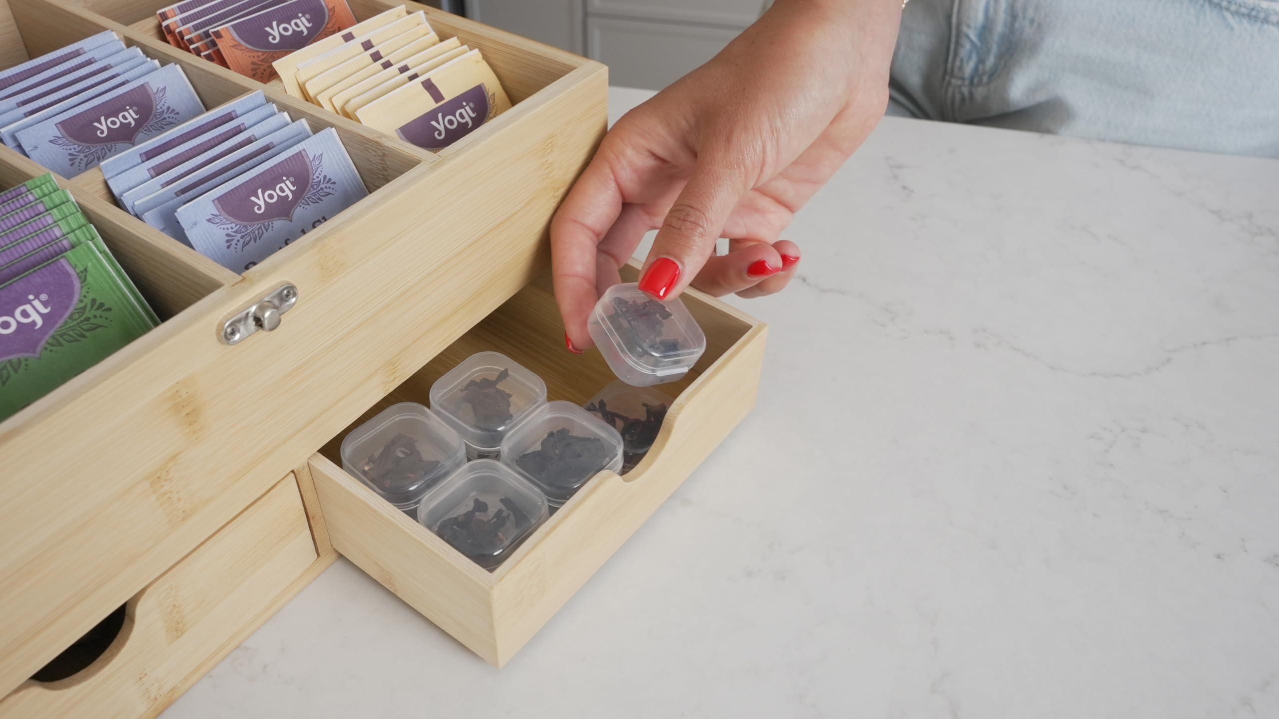 Naturustic gift-ready tea box perfect for holidays and occasions.