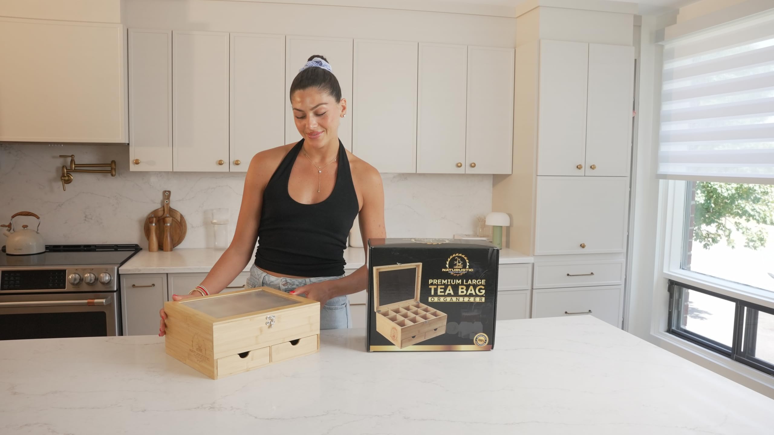 Naturustic bamboo tea box with two drawers, ideal for spoons and accessories.