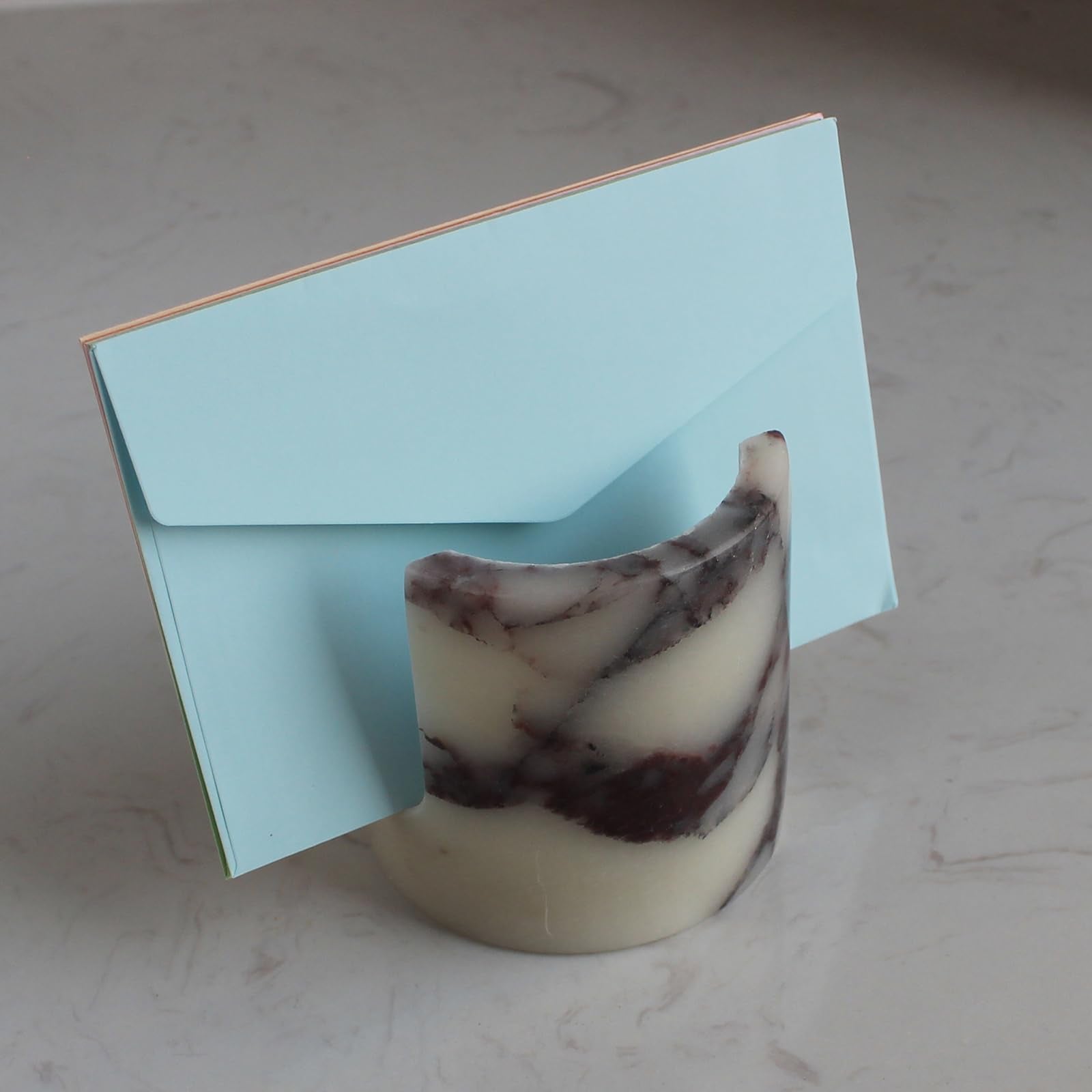 Nawgnail stable marble base prevents tipping during daily kitchen tasks.