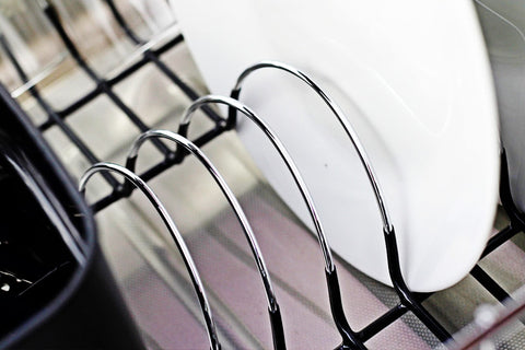 Neat-O dish drainer holds more than eight dishes in a compact footprint