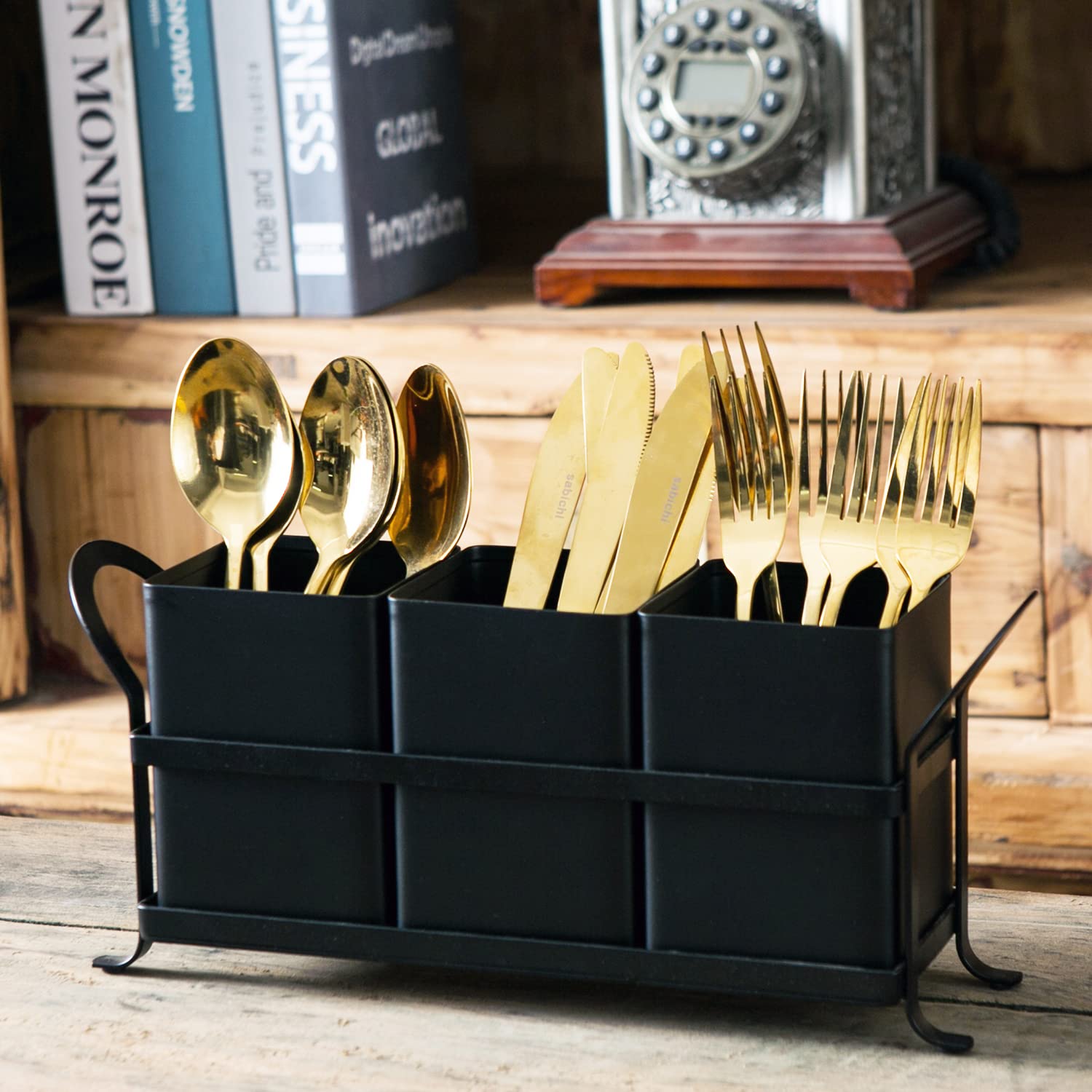 NelyBet flatware holder is ideal for camping and outdoor use.