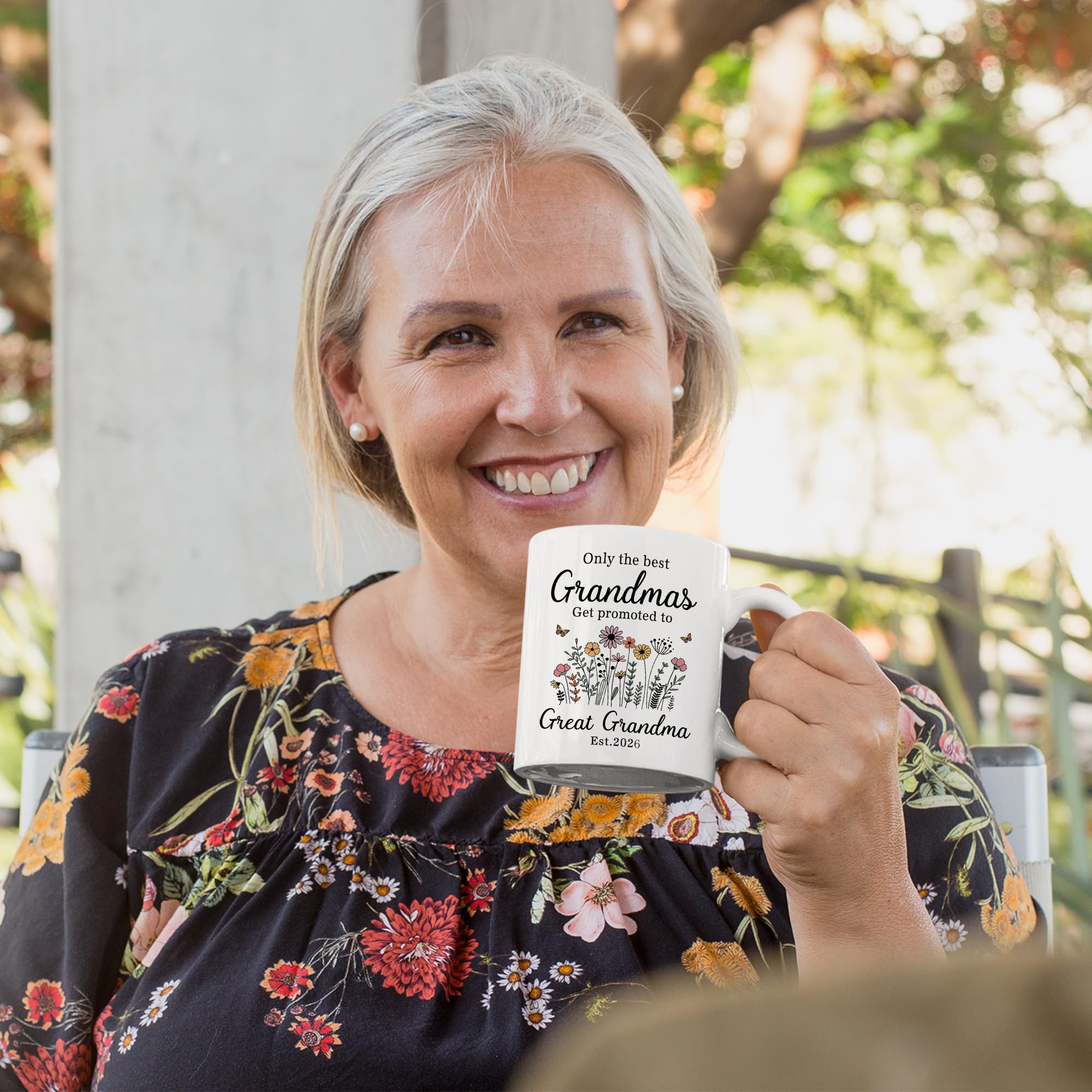 Nestura Great Grandma Mug shows Christmas reveal moment for family joy