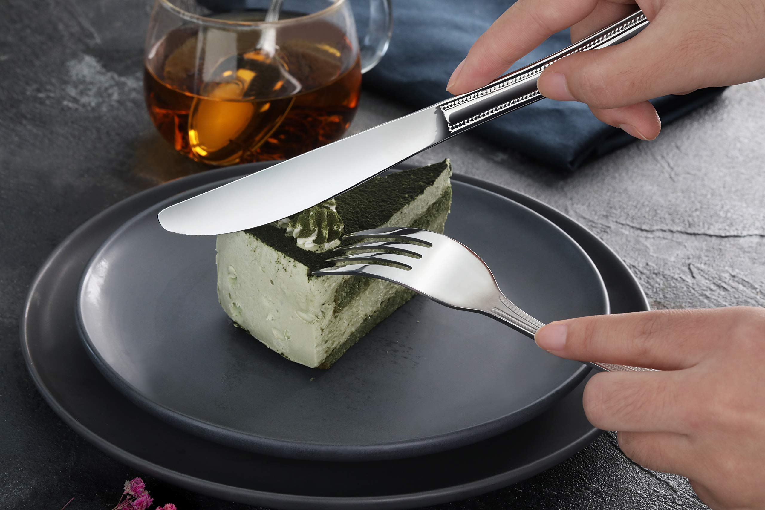 New Star bead-pattern dinner knife service-ready photos show practical everyday dining