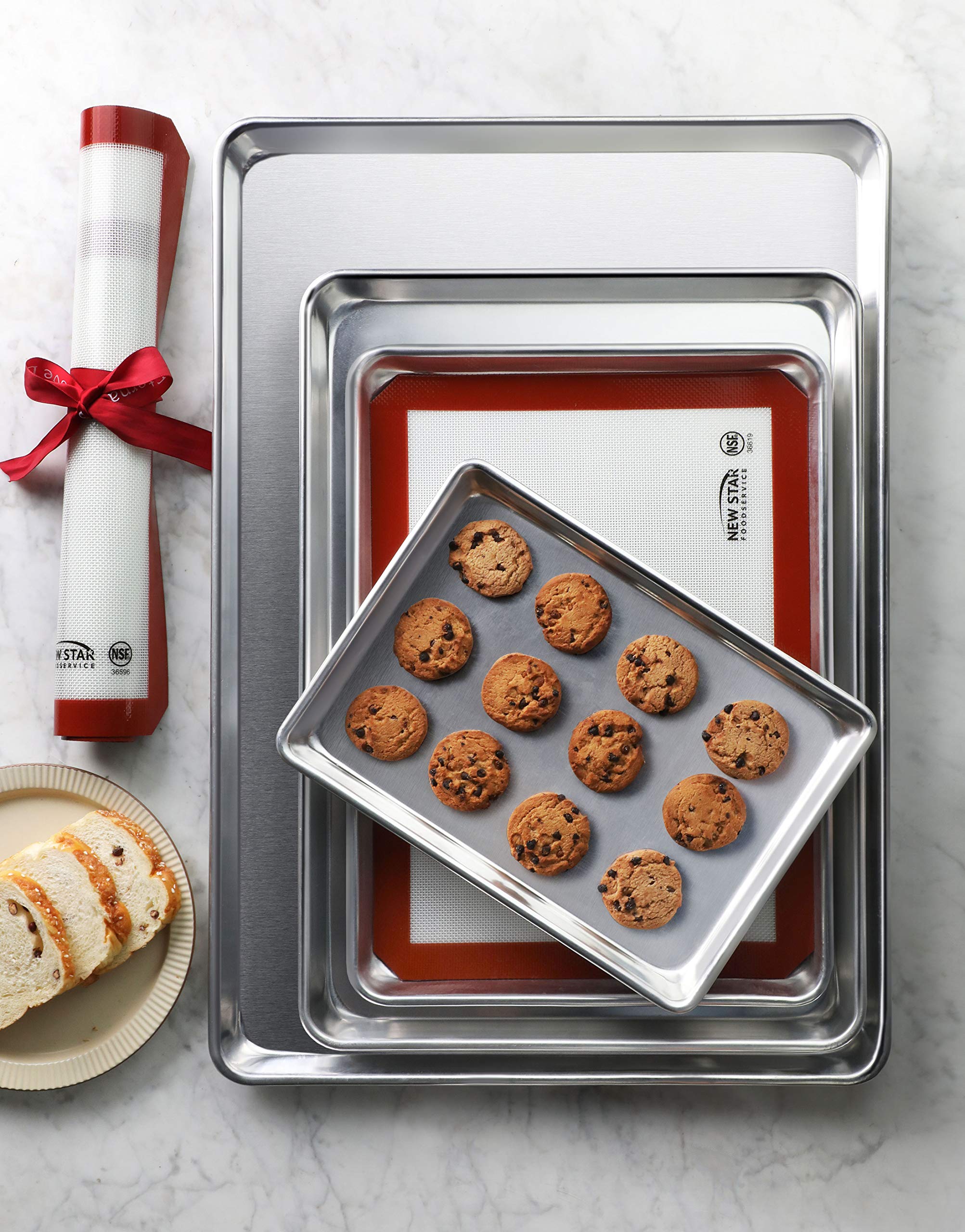 New Star Foodservice cookies and muffins bake evenly on the pan